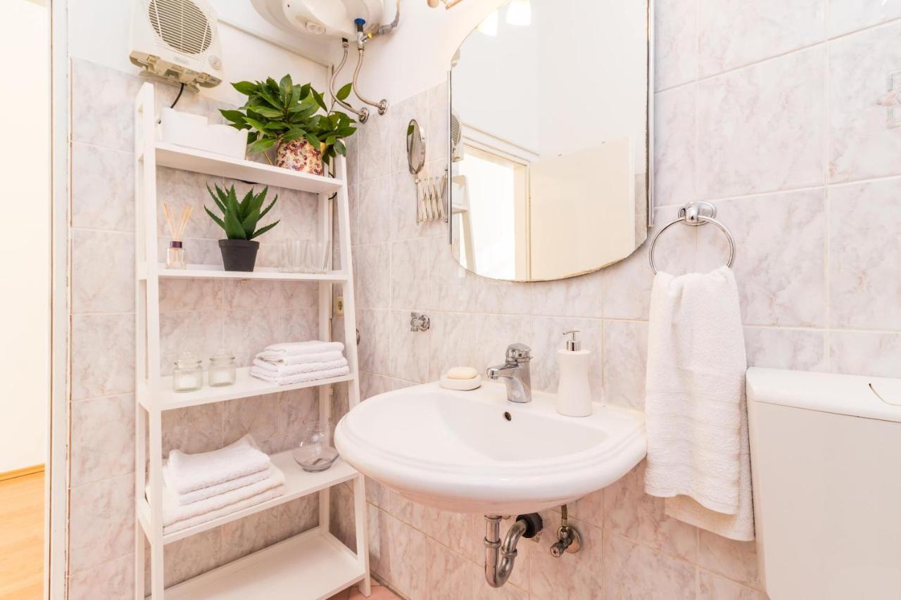 Apartman Lussi พูลา ภายนอก รูปภาพ