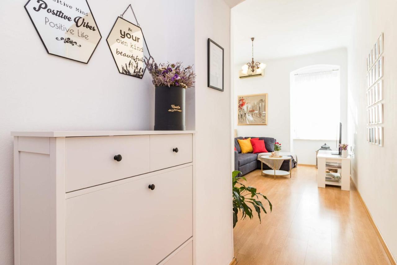 Apartman Lussi พูลา ภายนอก รูปภาพ