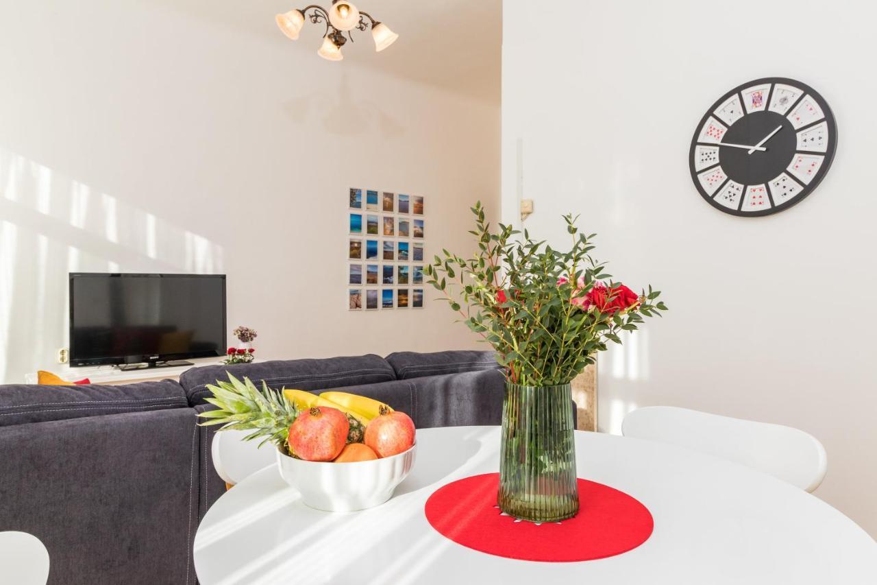 Apartman Lussi พูลา ภายนอก รูปภาพ