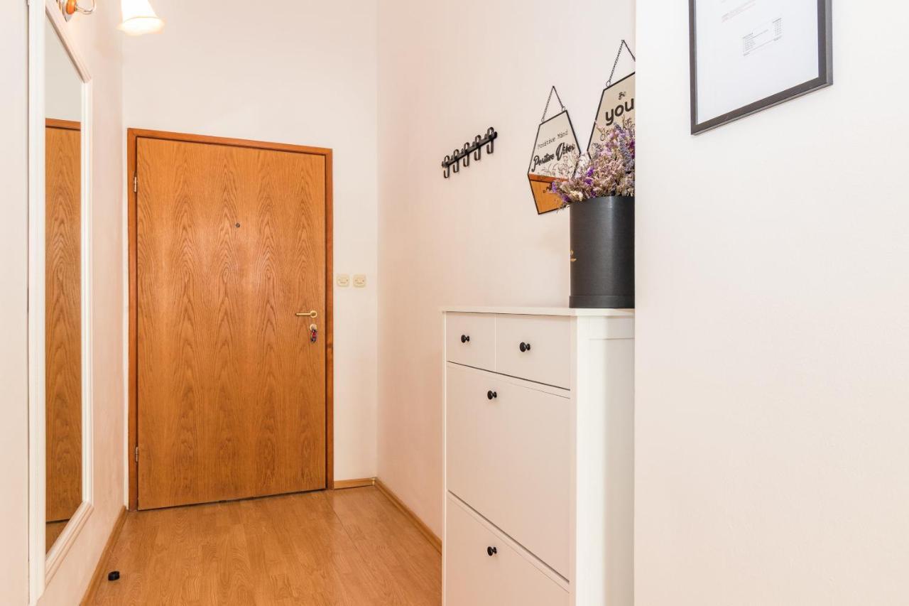 Apartman Lussi พูลา ภายนอก รูปภาพ