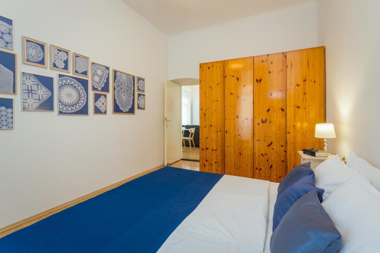 Apartman Lussi พูลา ภายนอก รูปภาพ