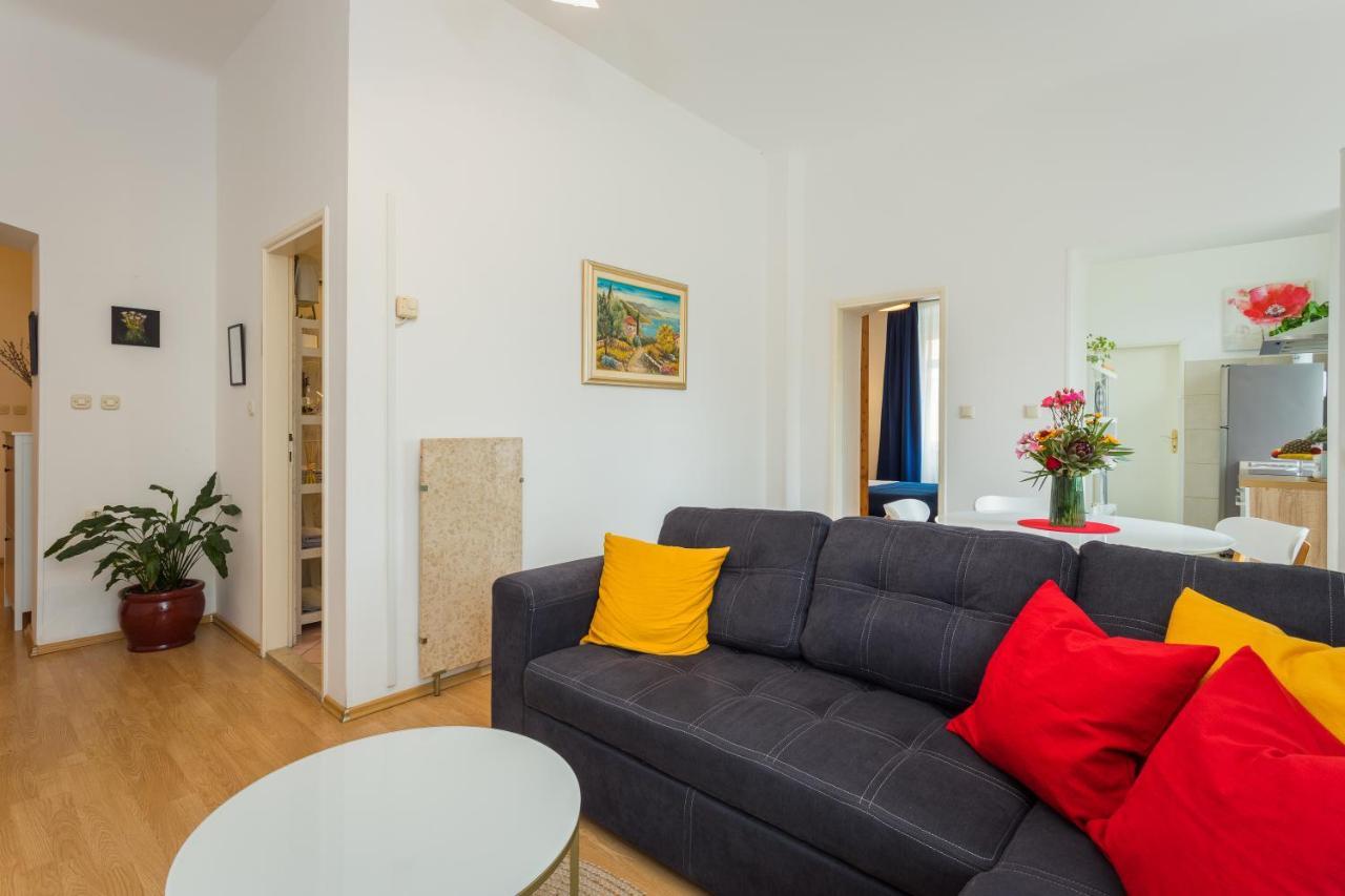 Apartman Lussi พูลา ภายนอก รูปภาพ