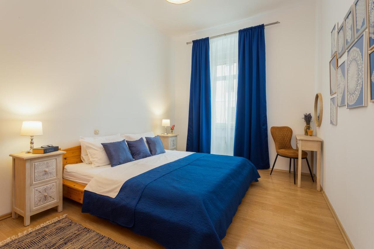 Apartman Lussi พูลา ภายนอก รูปภาพ