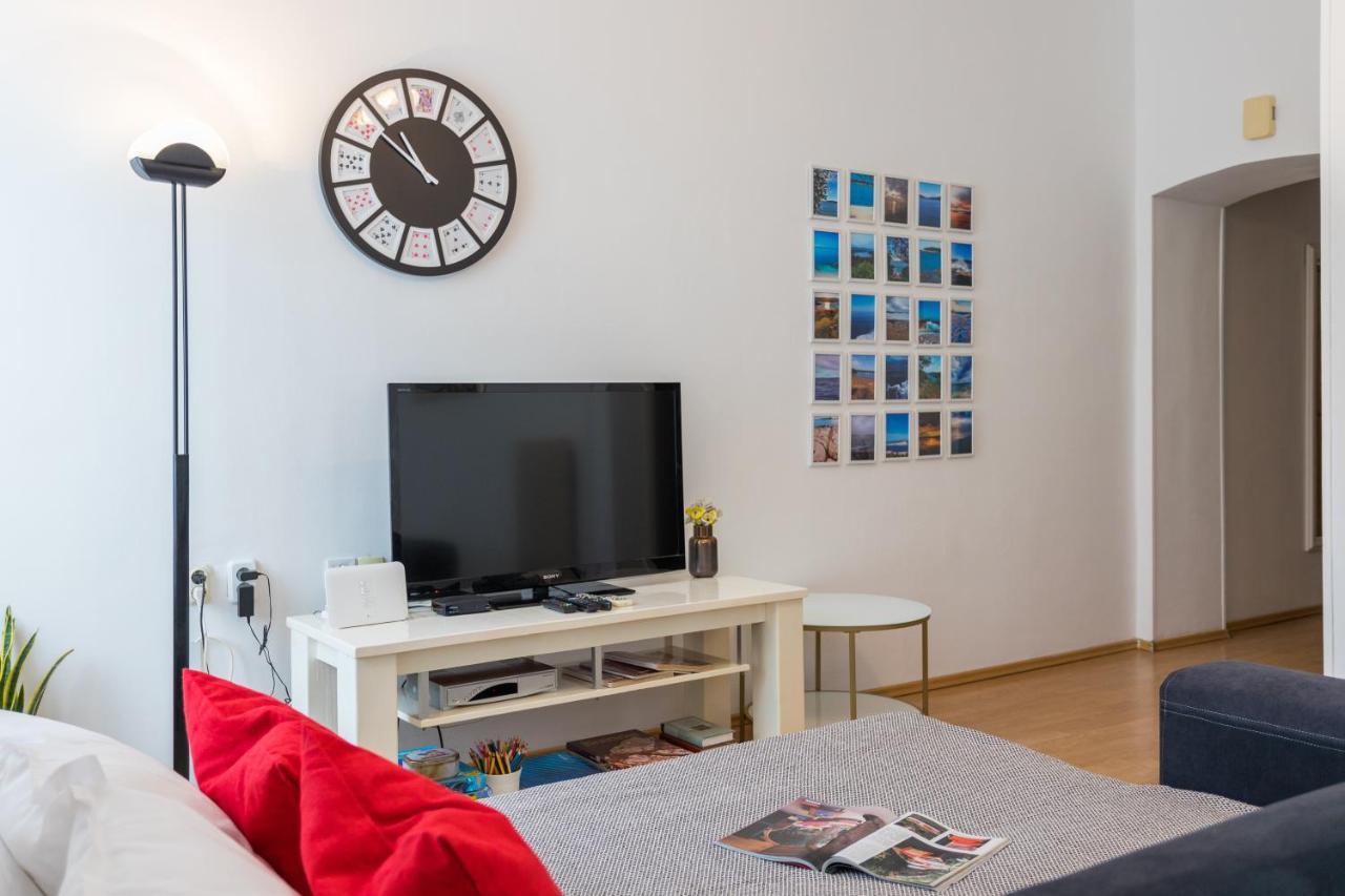 Apartman Lussi พูลา ภายนอก รูปภาพ