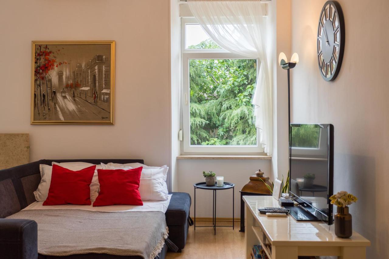 Apartman Lussi พูลา ภายนอก รูปภาพ