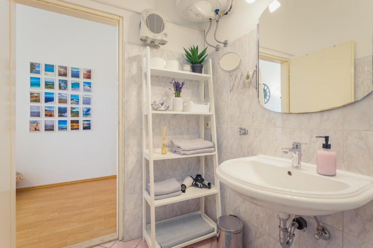 Apartman Lussi พูลา ภายนอก รูปภาพ
