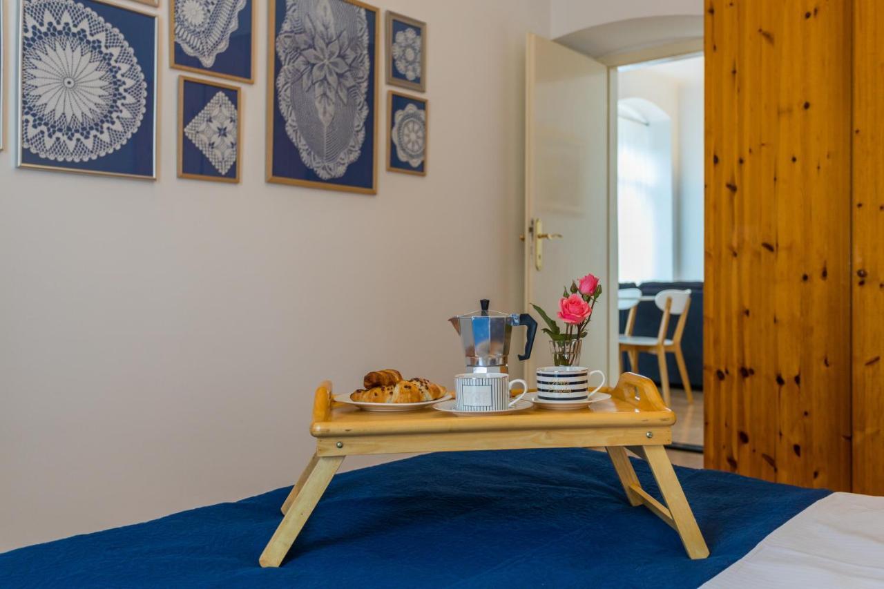 Apartman Lussi พูลา ภายนอก รูปภาพ